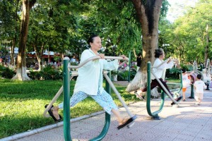 CẢI THIỆN CHIỀU CAO VỚI XE ĐẠP NGOÀI TRỜI, MÁY ĐI BỘ TRÊN KHÔNG, XÀ ĐƠN CẢI THIỆN CHIỀU CAO VỚI XE ĐẠP NGOÀI TRỜI, MÁY ĐI BỘ TRÊN KHÔNG, XÀ ĐƠN